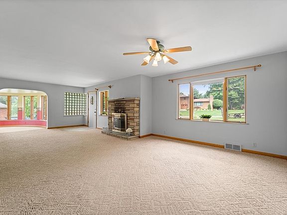 3rd image of 107 Fairview Dr