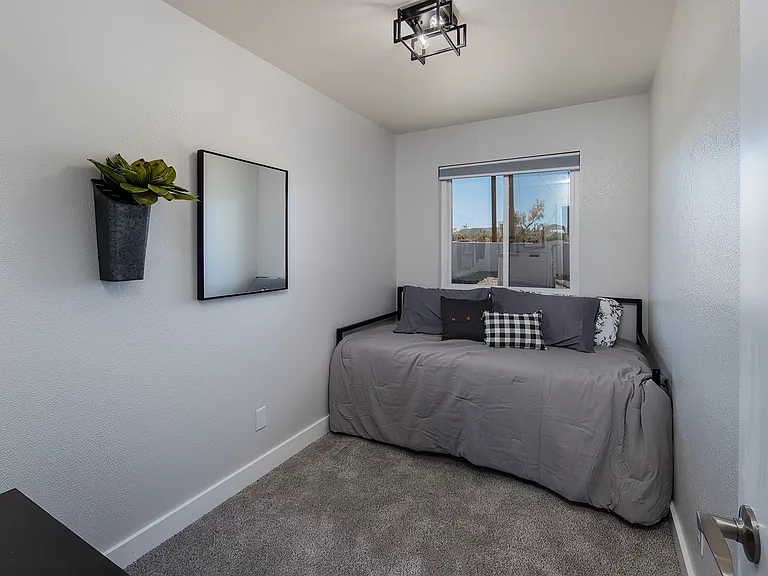 1060 Sunny Ridge Dr — Photo 21