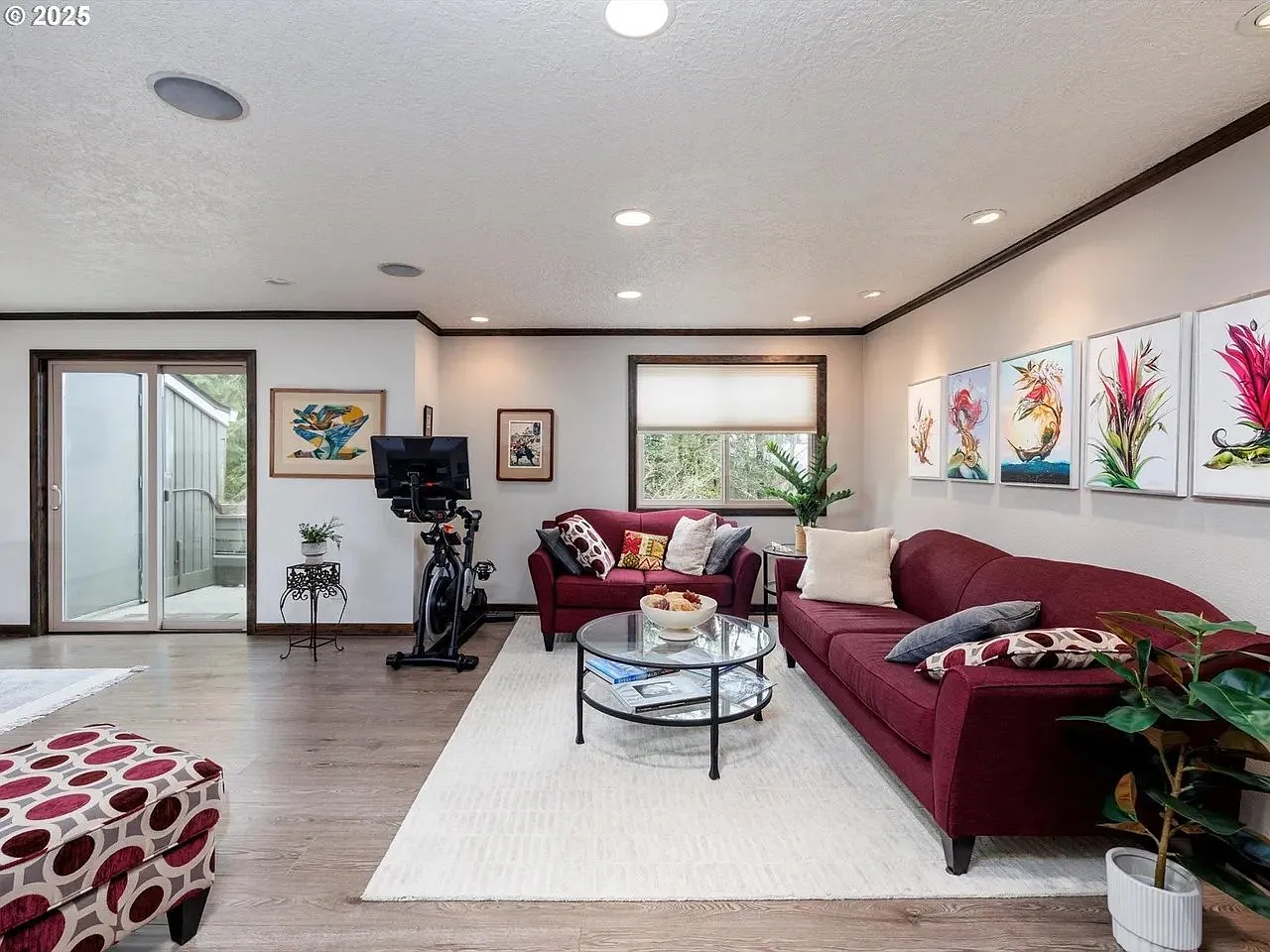 3 bed, 1085 sqft, $2,100 — Photo 4