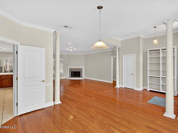 4th image of 85532 Diamondhead Dr W