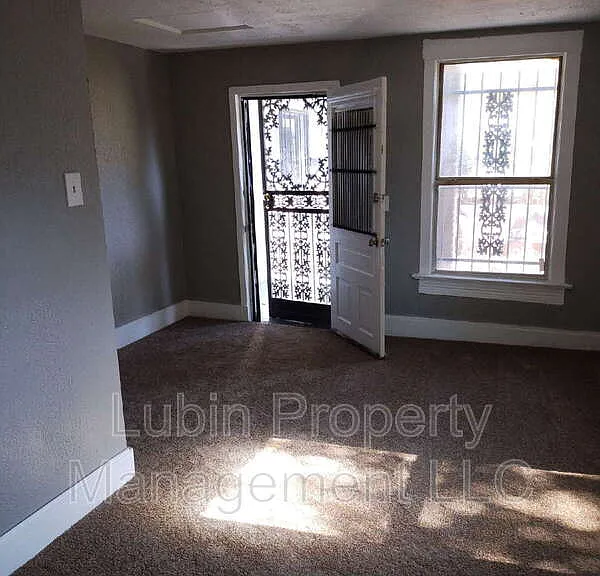 1207 Cannon St — Photo 2