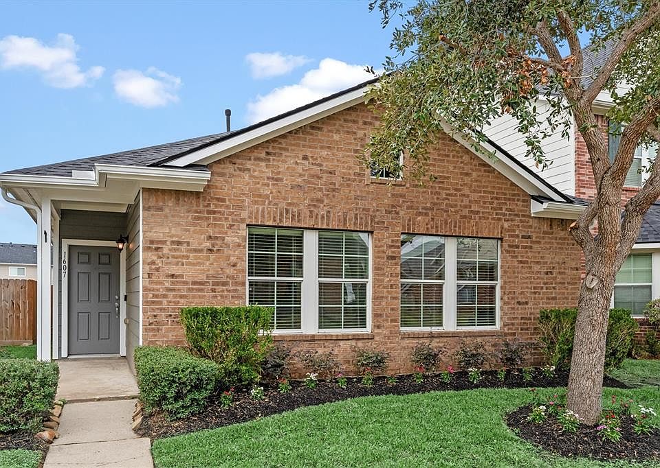 1st image of 1607 Claremont Garden Cir