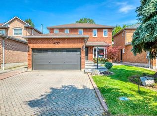 4230 Credit Pointe Dr, Mississauga, ON L5M3K2