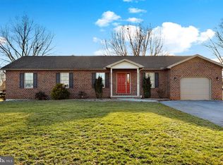 1540 Brenda Dr, Greencastle, PA 17225