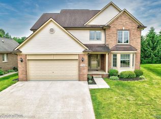 37145 Vista Dr, Westland, MI 48185