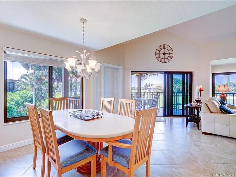 271 NE Edgewater Dr #271 — Photo 32