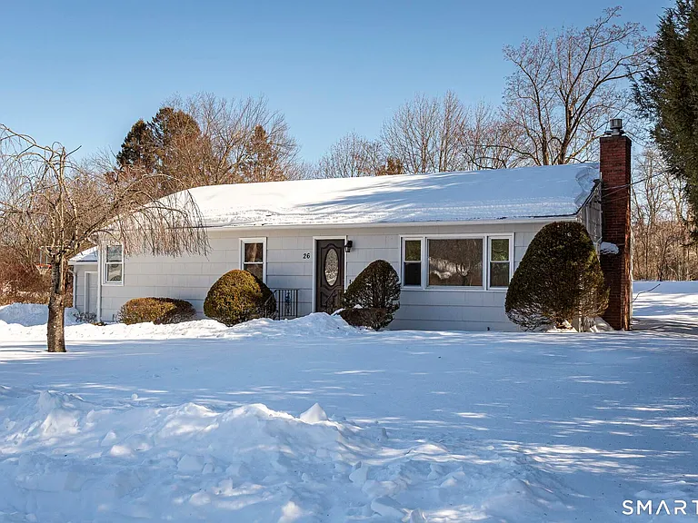 26 Kelly Rd — Photo 2