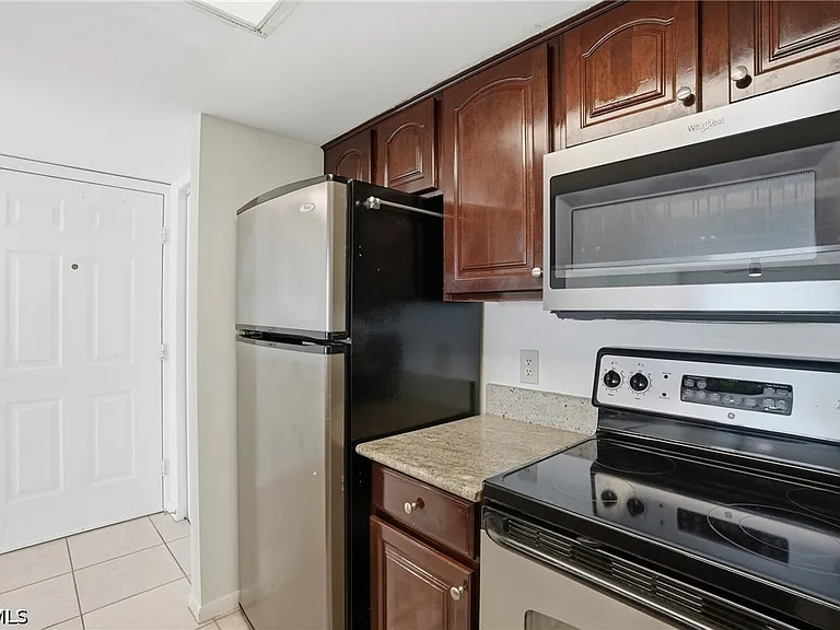 2885 Palm Beach Blvd #301 — Photo 8