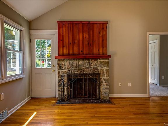 4th image of 3219 Lincoln Dr