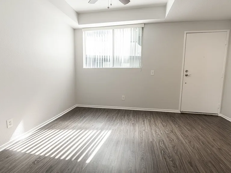 4532 Murietta Ave — Photo 24