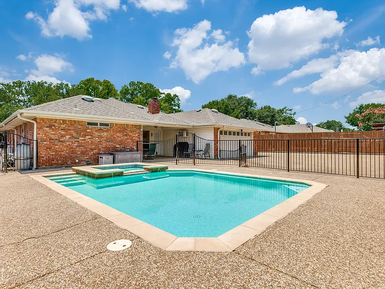 1005 De Pauw Dr — Photo 23