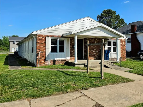 218 S Main St, Chaffee, MO 63740