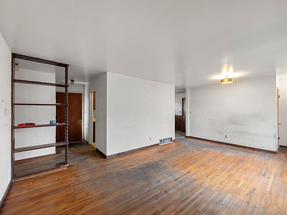 3rd image of 772 Creek Ave