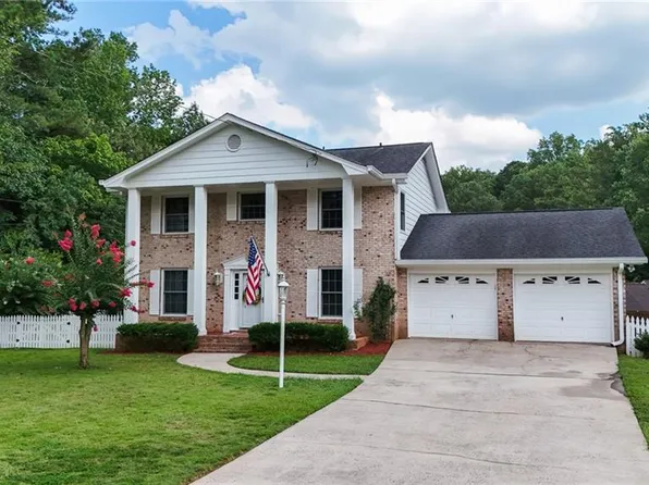 4678 Emily Dr SW, Lilburn, GA 30047