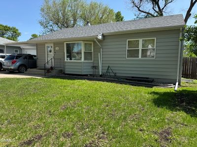 516 3rd St NE, Watford City, ND, 58854