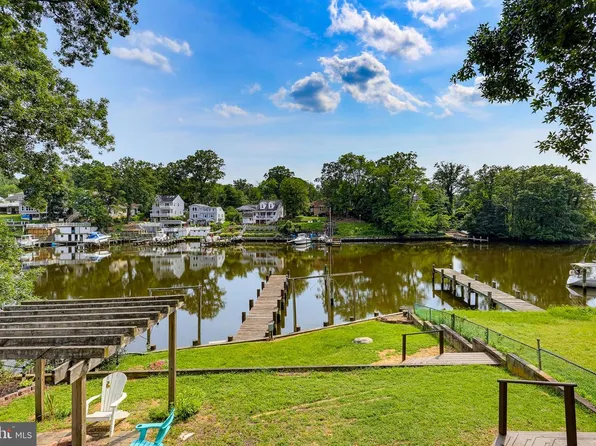 601 Riverside Dr, Pasadena, MD 21122