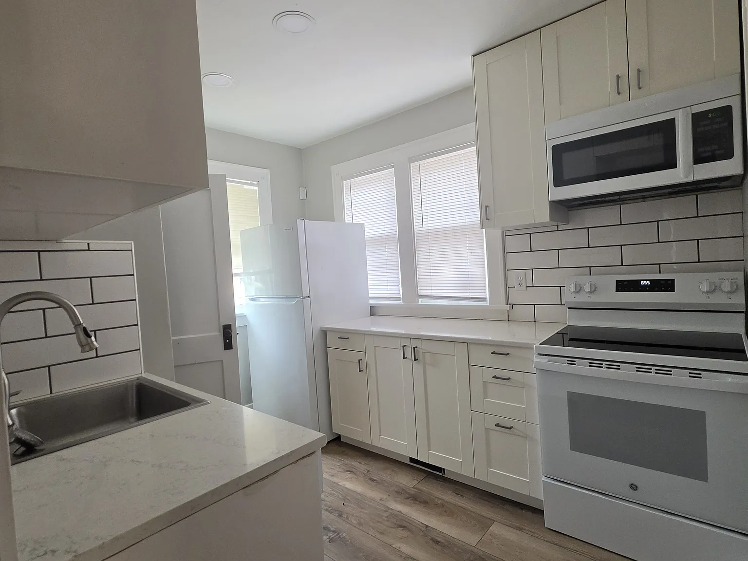 3 bed, 1600 sqft, $2,000 — Photo 2
