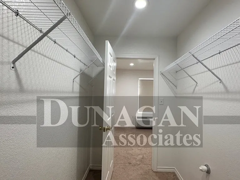 701 N Lake St — Photo 7