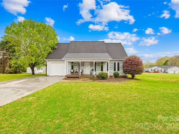 159 Dakota St, Ellenboro, NC 28040
