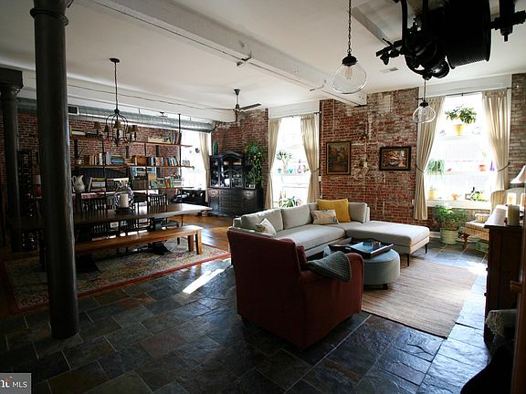 5th image of 828 N Hancock St Unit 2A