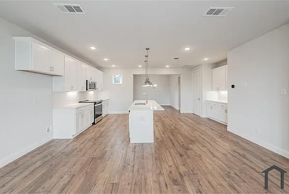 9600 Landing Way #2 — Photo 6