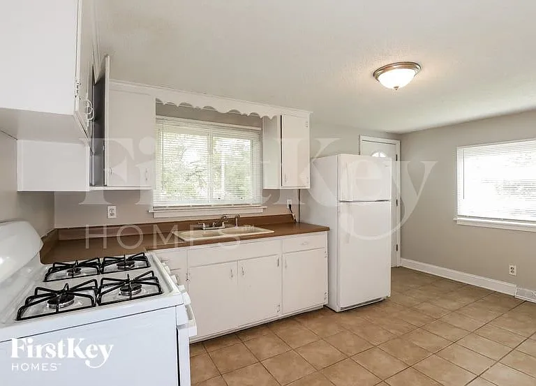 5044 N Bellaire Ave — Photo 8