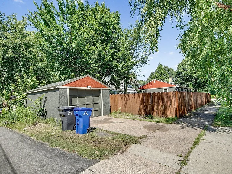 996 Fremont Ave — Photo 17