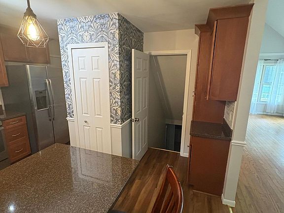 4th image of 8935 Pine Bluff Ct