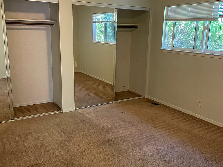 936 Kennedy Dr #B — Photo 5