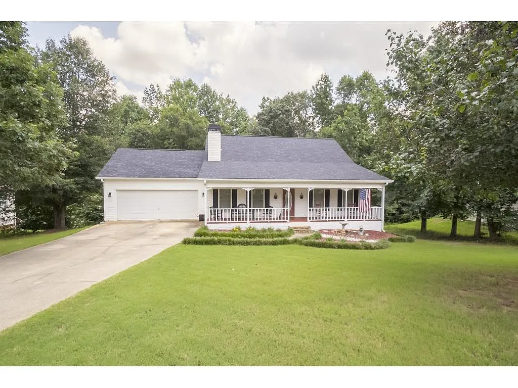 470 Freeman Dr photo 1