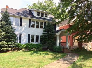 1261 W Clifton Blvd, Lakewood, OH 44107