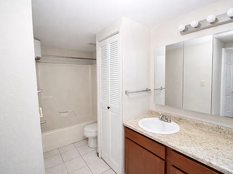 Loft 1-Bed/1-Bath