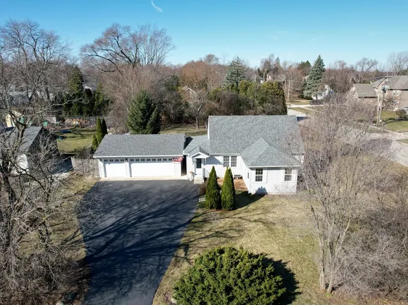 390 Pleasant Hill Rd, Wheaton, IL 60187