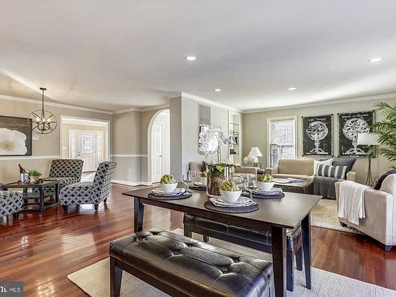 3rd image of 5715 Fairfax Dr