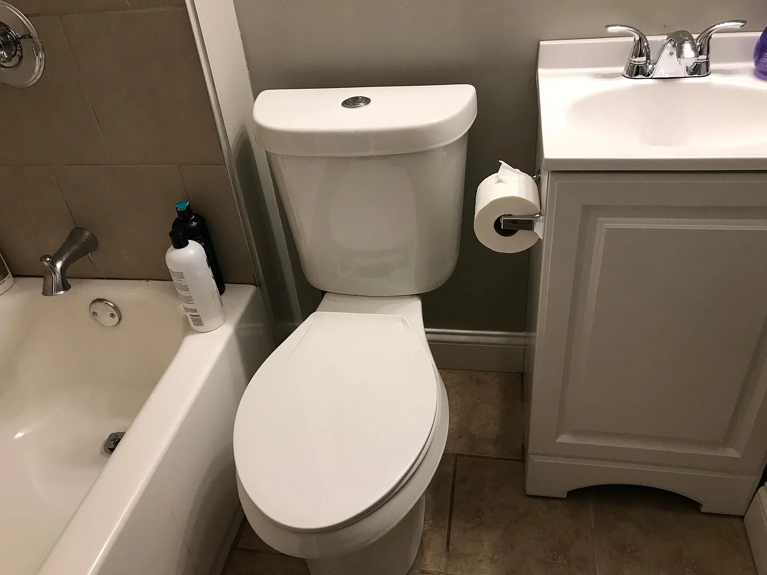 6 bed, 2.5 bath, 2475 sqft, $3,995 — Photo 4