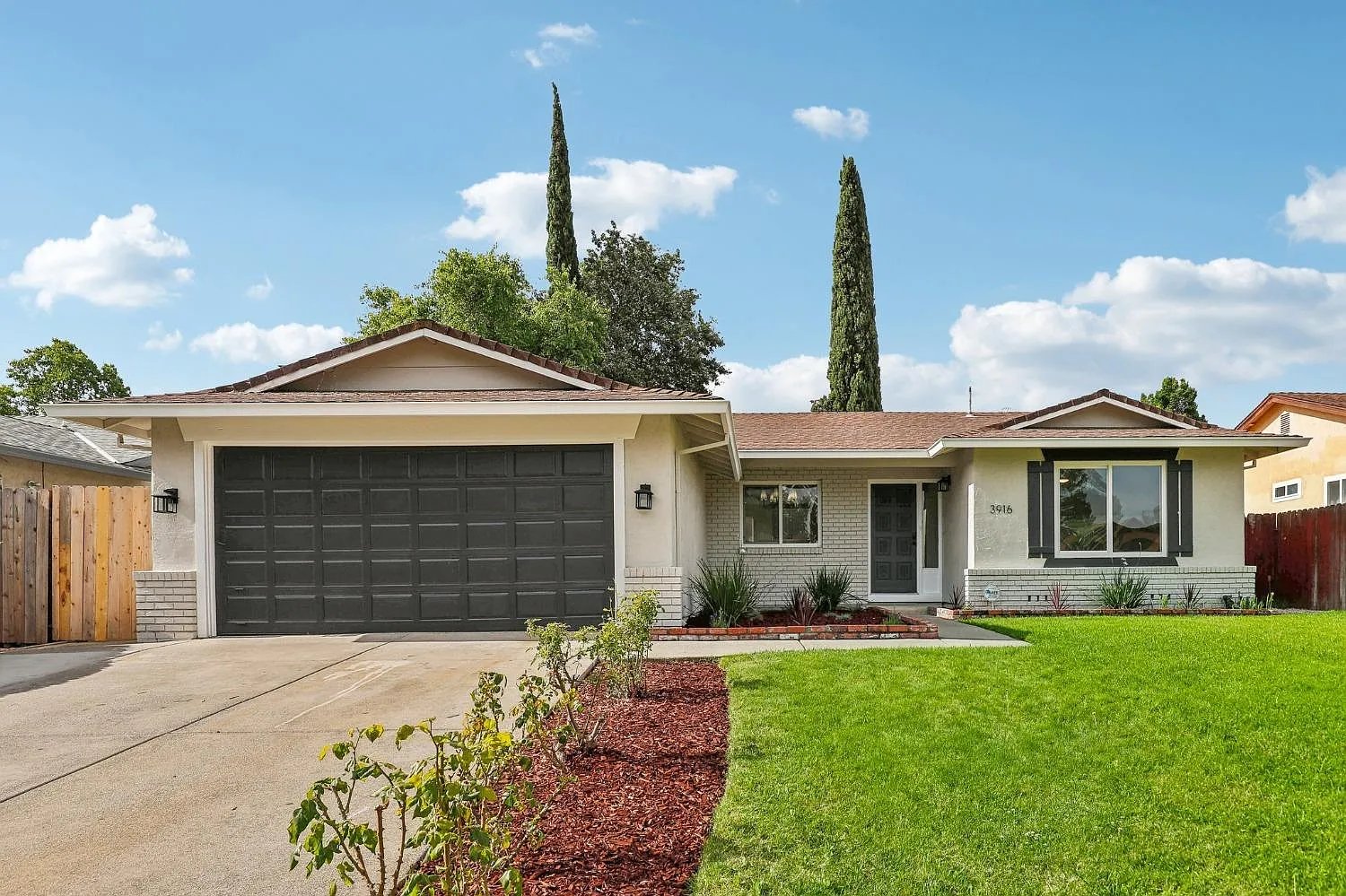 3916 Robinridge Way photo 1