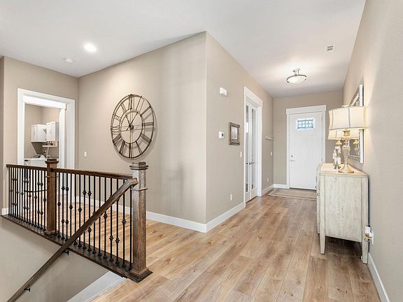 4th image of 1030 Larimer Ridge Pkwy