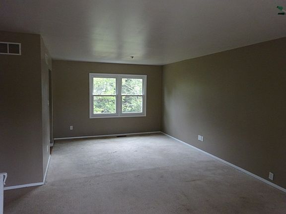 3rd image of 2204 Worthington Dr