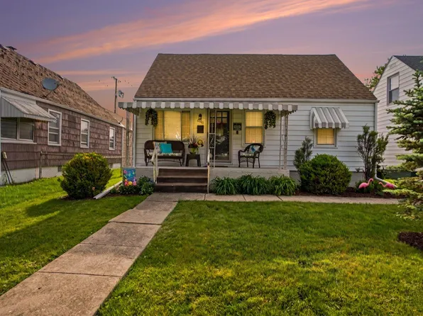 830 S Falcon St, South Bend, IN 46619