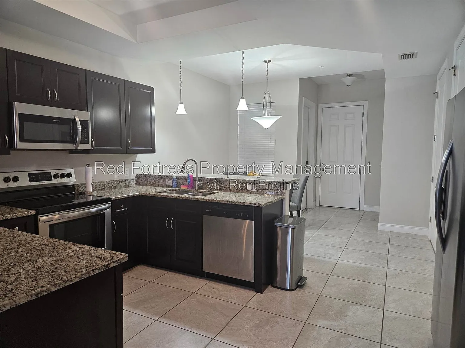 2 bed, 2.5 bath, 1450 sqft, $2,000 — Photo 4