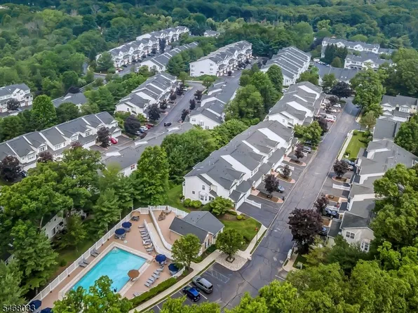 418 Dalton Ct, Denville, NJ 07834