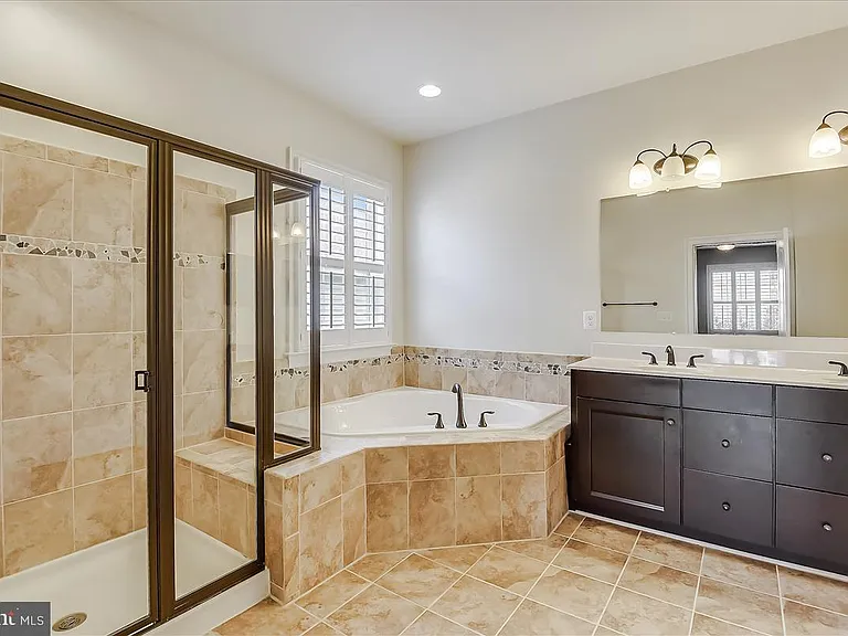 5815 New Berne Rd — Photo 16