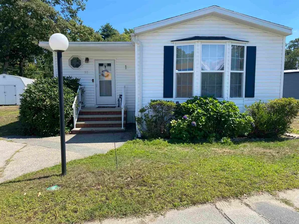27 Stacey Avenue, Seabrook, NH 03874