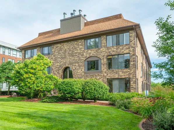 3667 Grand Ave APT 2, Des Moines, IA 50312