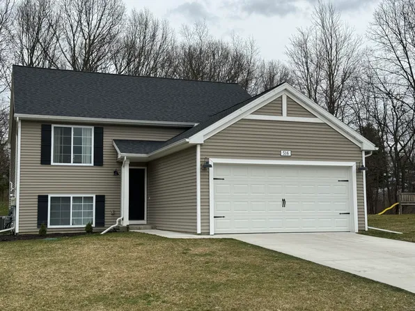 516 Macdonough St, Jackson, MI 49201