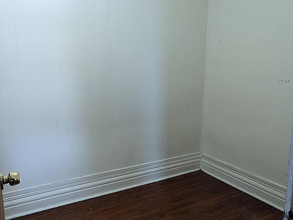 Living Room Walk-in closet