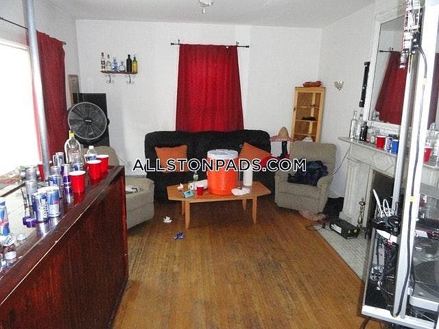 2nd image of 70 Chester St #U1