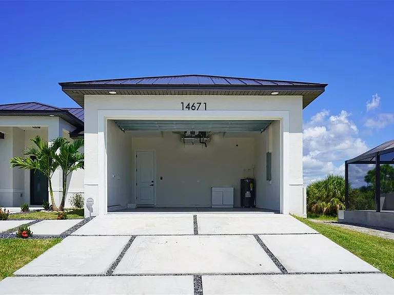 14671 Lillian Cir — Photo 3