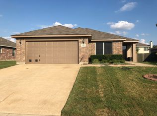 412 Spurlock Dr, Krum, TX 76249