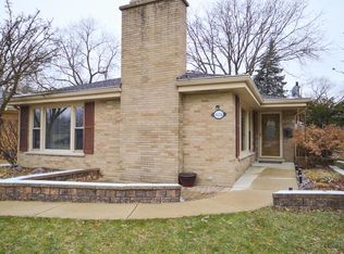 824 Forestview Ave, Park Ridge, IL 60068